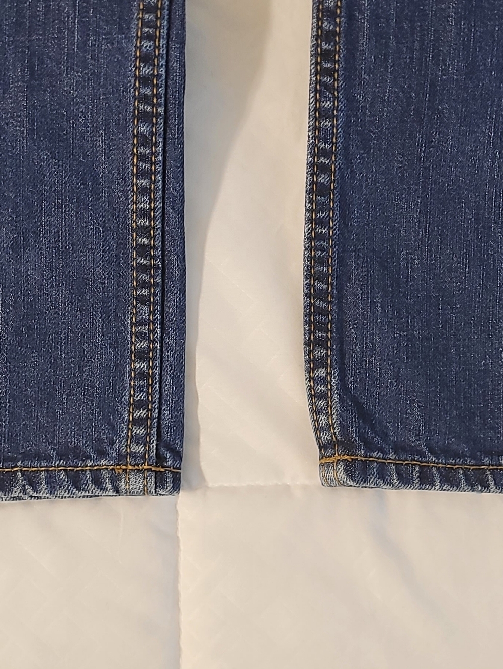 Banana Republic, Vintage Straight, Medium Wash Jeans, Fits Like 33x30. - Picture 12 of 16